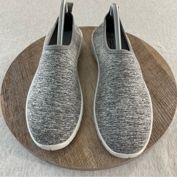 FREEDOM FIT ZONE WOMEN’S SLIP-ON SNEAKERS LIGHTWEIGHT SIZE: 11 W COLOR: GRAY - Picture 3 of 11